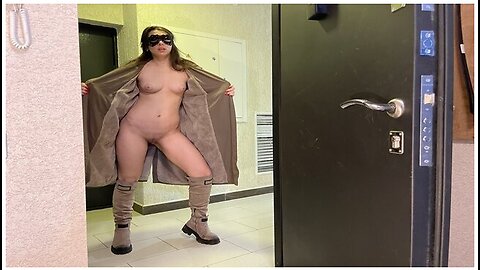 1 573